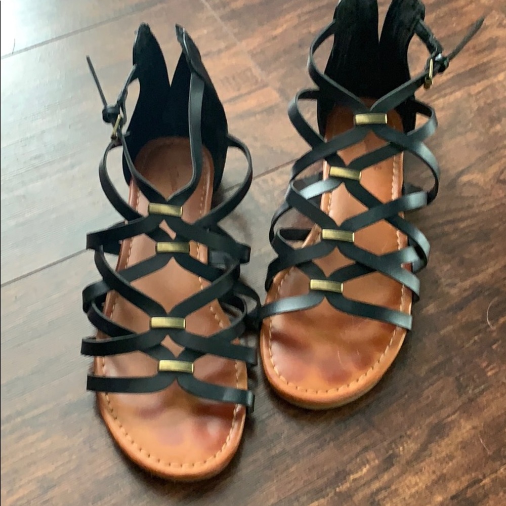 Black Gladiator Sandals 6 w Gold Rivets Zip Back